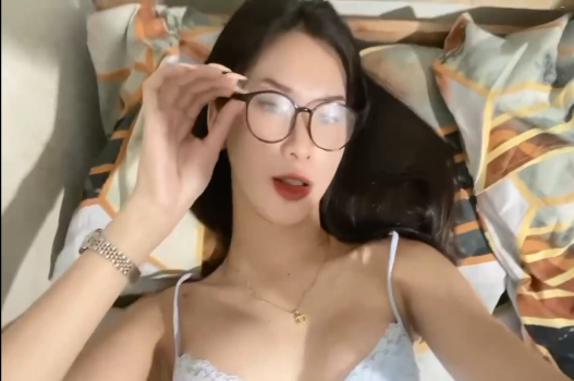 Ngực lớn mướt mát làm lòng say đắm ngay lập tức
